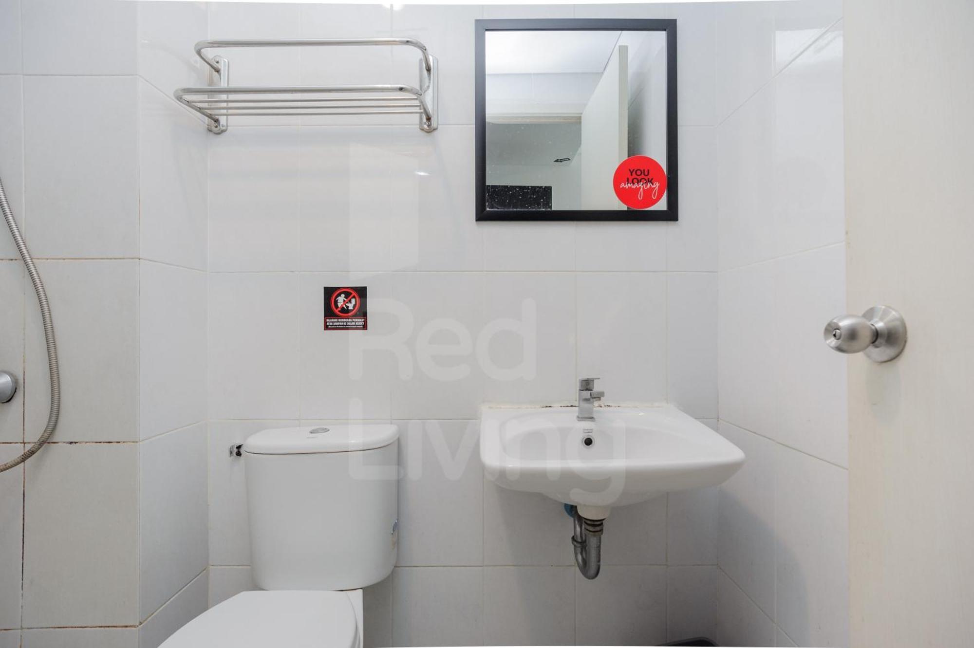 Redliving Patra Land Urbano - Alfa Tower East Apartemen Bekasi